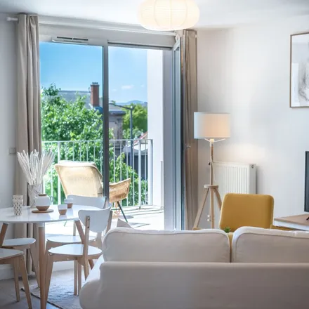 Image 2 - 92 Avenue de l'Europe, 69008 Lyon, France - Apartment for rent