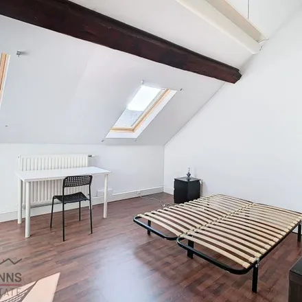 Rent this 5 bed apartment on Rue Philippe le Bon - Filips de Goedestraat 15 in 1000 Brussels, Belgium