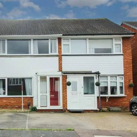 Rent this 3 bed duplex on Treasure Close in Tamworth, B77 3EP