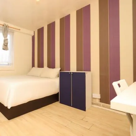 Rent this studio house on Norton House in Mace Street, London