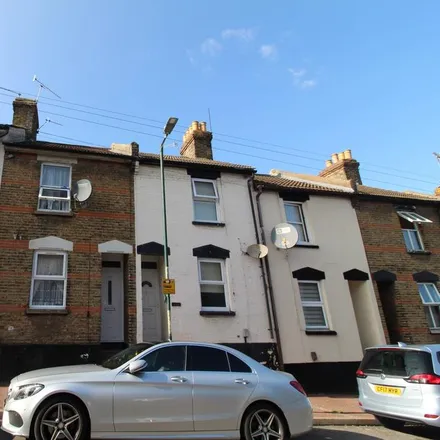 Rent this 3 bed townhouse on Full Moon Chinese Takeaway in 263 Castle Road, Hale