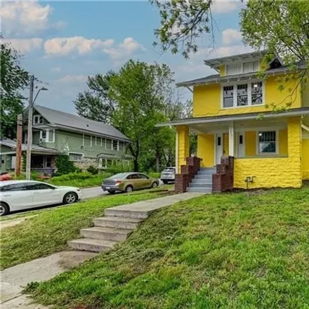 Buy this 4 bed house on 2923 East 37th Street in Kansas City, MO 64128