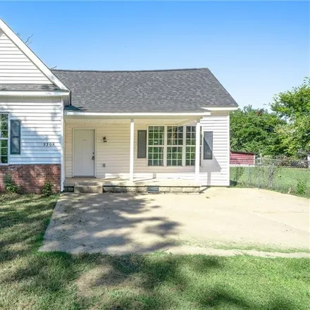Buy this 3 bed house on 2305 North 33rd Street in Fort Smith, AR 72904