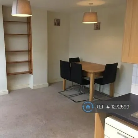 Image 2 - 51 Adelaide Grove, London, W12 0JJ, United Kingdom - Apartment for rent
