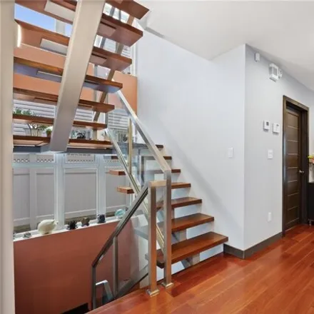 Image 7 - 14-22 142nd Street, New York, NY 11357, USA - House for sale