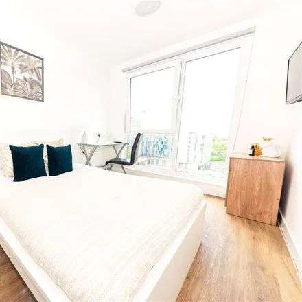 Rent this 1 bed apartment on London Road in Knowledge Quarter, Liverpool