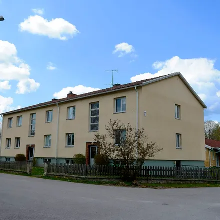 Rent this 3 bed apartment on Kapellgatan in Målerås, Sweden