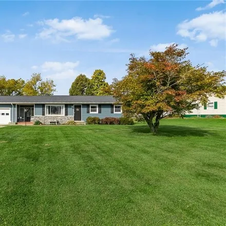 Image 2 - 451 West Lawndale Place, Pleasant Grove, Muskingum County, OH 43701, USA - House for sale