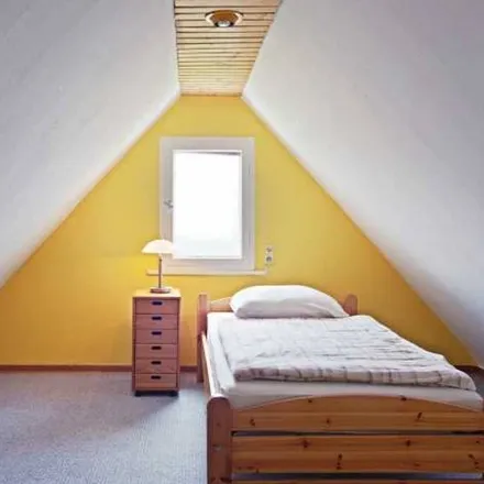 Rent this 2 bed apartment on 30880 Laatzen