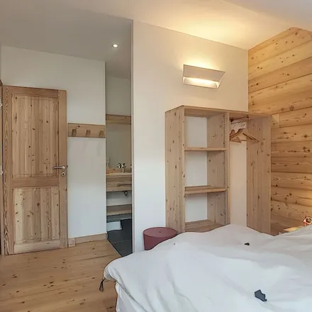 Rent this 4 bed duplex on 05340 Vallouise-Pelvoux
