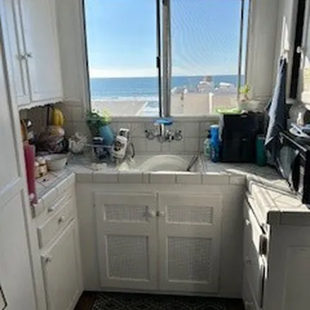 Image 1 - 112;114 31st Place, Manhattan Beach, CA 90266, USA - Apartment for rent