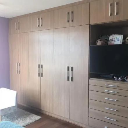 Rent this 3 bed apartment on Fraedan in Los Cabildos N41-10, 170104