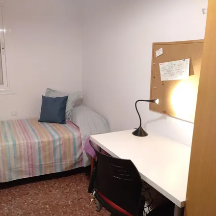 Rent this 4 bed room on Carrer del Rosselló in 426;428, 08001 Barcelona