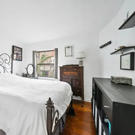 Image 4 - 227 East 12th Street, New York, NY 10003, USA - Apartment for sale