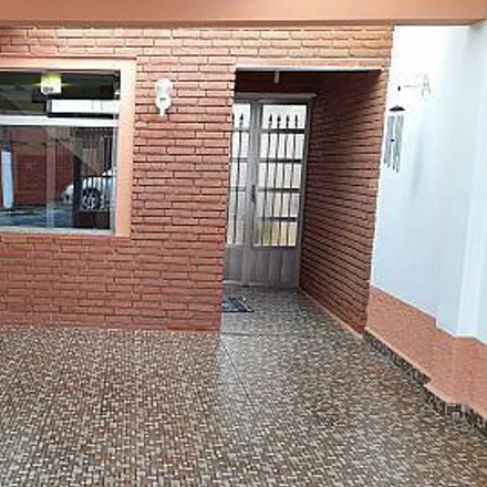 Image 1 - Universidade Metodista de São Paulo (Campus Rudge Ramos ), Rua Alfeu Tavares 149, Rudge Ramos, São Bernardo do Campo - SP, 09641-000, Brazil - House for rent