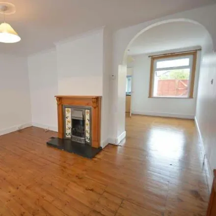 Image 1 - Albert Road, Epsom, KT17 4EH, United Kingdom - Townhouse for rent