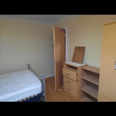 Image 4 - 35 Bridespring Road, Exeter, EX4 7EY, United Kingdom - Room for rent