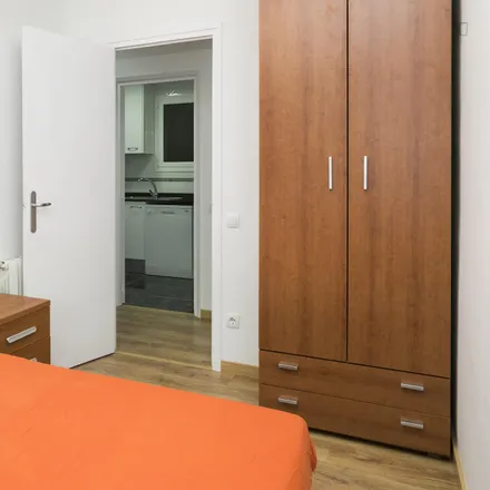 Rent this 5 bed room on Nau dessenvolupament professional S.L. in Carrer de València, 619