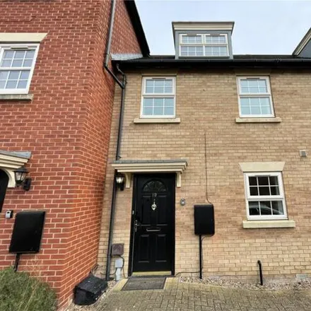 Rent this 3 bed house on Comelybank Drive in Old Denaby, S64 0EP