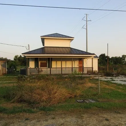 Buy this 3 bed house on 228 East 22nd Street in Lafourche Parish, LA 70373