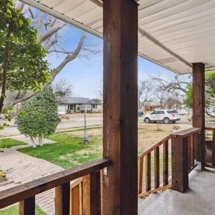 Image 3 - Richardson Chinatown, 564 Royal Crest Drive, Richardson, TX 75081, USA - House for sale