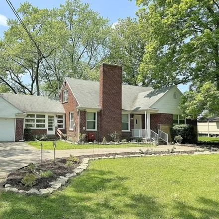 Buy this 4 bed house on 28493 Shadylane Drive in Farmington Hills, MI 48336