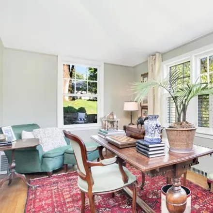 Image 5 - 10 Park Avenue, Greenwich, CT 06870, USA - House for sale