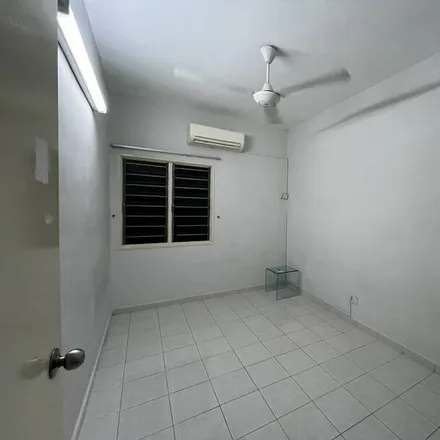 Rent this 3 bed apartment on Jalan BK 3/1 in Bandar Kinrara, 47170 Subang Jaya