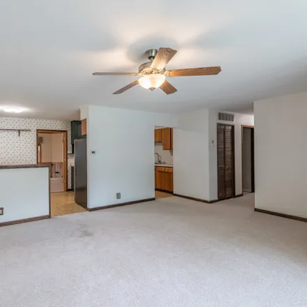 Image 4 - 33 Greenbriar Road, Boulder Hill, Oswego Township, IL 60538, USA - House for sale