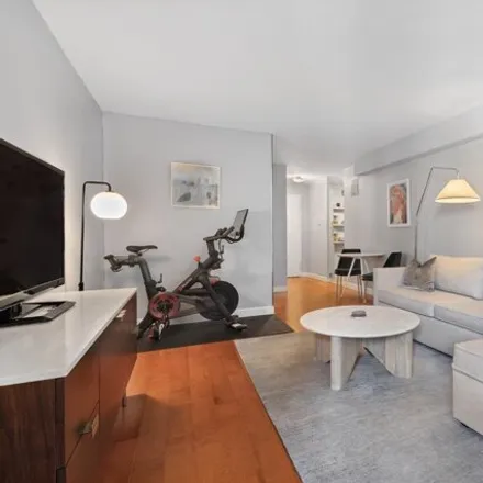 Image 6 - 1565 1st Avenue, New York, NY 10028, USA - Apartment for sale