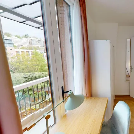 Rent this 11 bed room on 75 Rue Pierre Poli