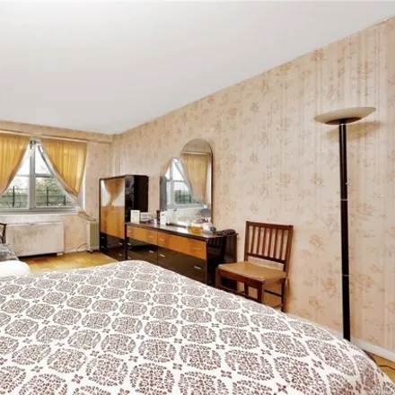 Image 7 - Fairview, 61-20 Grand Central Parkway, New York, NY 11375, USA - Apartment for sale