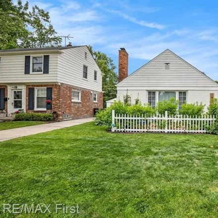 Image 1 - 1509 Hollywood Ave, Grosse Pointe Woods, Michigan, 48236 - House for sale