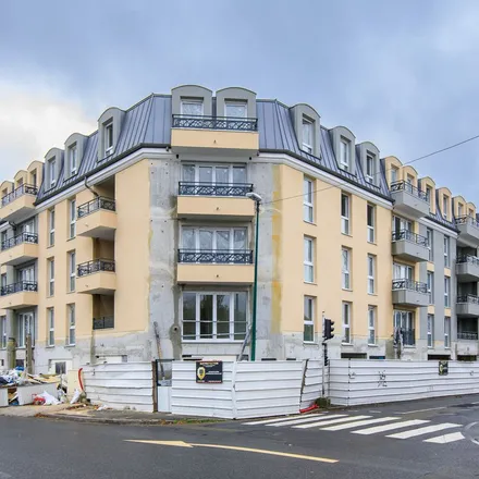 Rent this 3 bed apartment on 97 Rue Jacques Duclos in 93600 Aulnay-sous-Bois, France