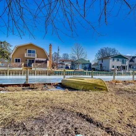 Image 3 - 46386 Jefferson Avenue, Anchor Bay Shores, Chesterfield Township, MI 48047, USA - House for sale
