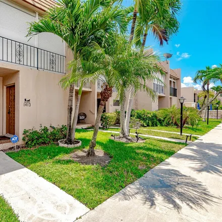 Rent this 2 bed townhouse on 1413 North 15th Avenue in Hollywood, FL 33020