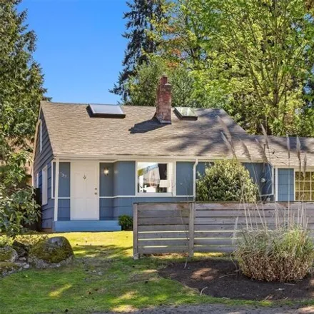 Buy this 3 bed house on 1733 North 125th Street in Seattle, WA 98133