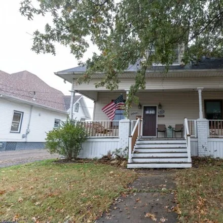 Buy this 3 bed house on 440 East Logan Street in Moberly, MO 65270