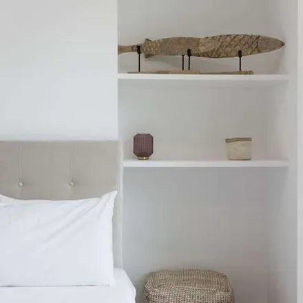 Rent this 1 bed apartment on Passo da Rua da Bela in Rua da Bela, 4150-574 Porto