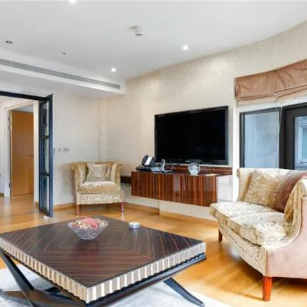 Image 3 - 68 North Row, London, W1K 6WD, United Kingdom - House for sale