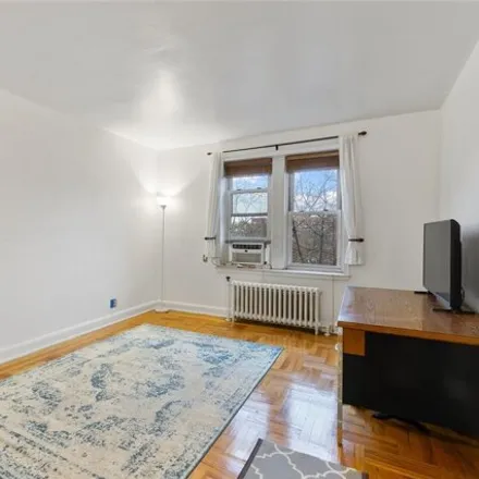 Image 3 - 48-17 42nd Street, New York, NY 11377, USA - Apartment for sale