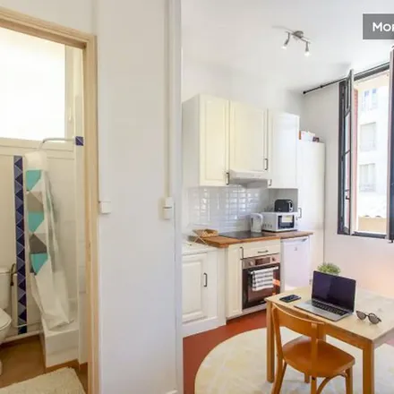 Image 6 - 15 Rue Capitaine Colonna, 83000 Toulon, France - Apartment for rent