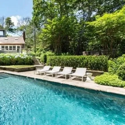 Rent this 3 bed house on 10 Scallop Avenue in Northwest Harbor, East Hampton