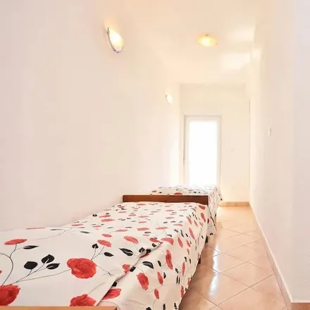 Image 4 - Jesenice, Split-Dalmatia County, Croatia - House for rent