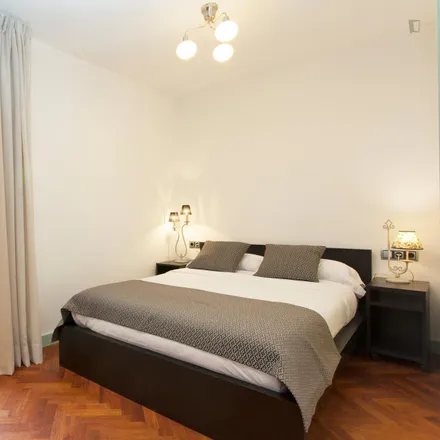 Rent this 3 bed apartment on Carrer de Casanova in 97, 99