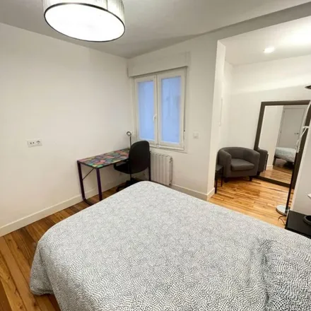 Rent this 4 bed apartment on Cocherito de Bilbao kalea in 15, 48004 Bilbao