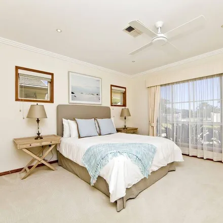 Rent this 5 bed house on One Mile NSW 2316