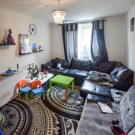 Image 5 - Little Moss Lane, Pendlebury, M27 6PX, United Kingdom - Apartment for sale