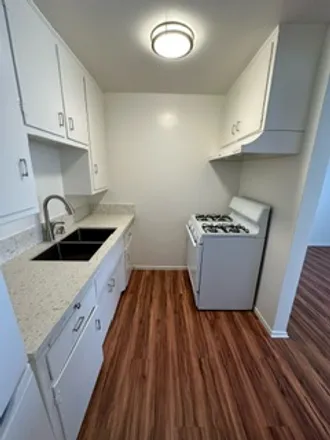 Image 8 - 96 N. Oak Avenue - Apartment for rent