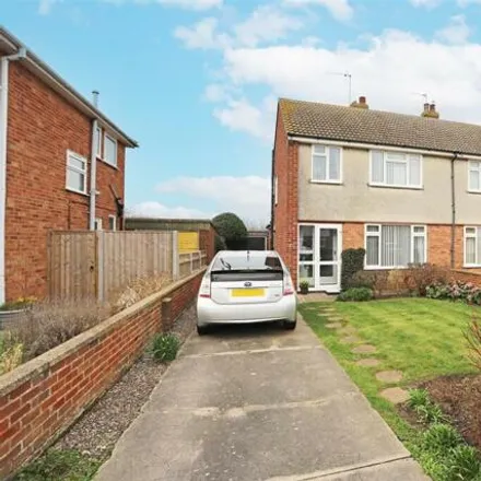 Buy this 3 bed duplex on Hillcrest Gardens in Lowestoft, NR32 4ED
